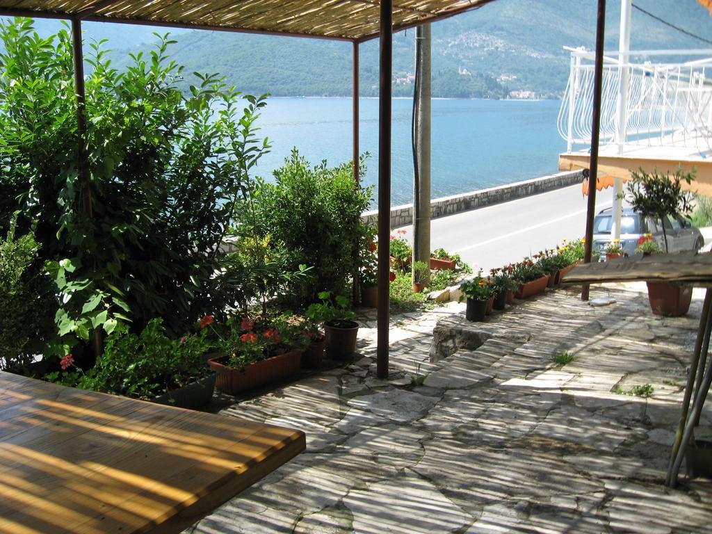 Apartments Olga Tivat Bagian luar foto